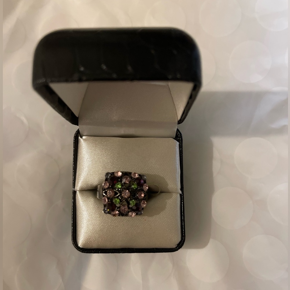 City Rox stylish ring , Size 7, Blk w Stones Green, Pink & Black, Shiney Shell